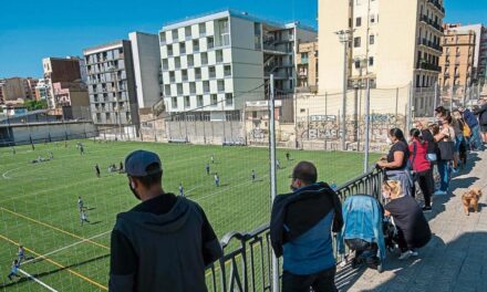 Un padre agrede a un jugador rival de 15 años tras esperarle al acabar un partido en Reus