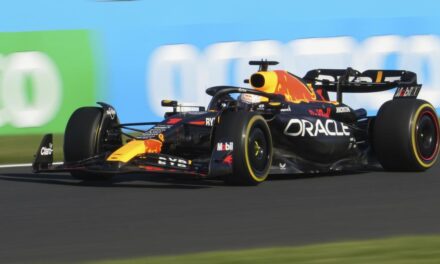 Verstappen vuelve a aplastar en Japón y ya tiene el tercer Mundial a tiro