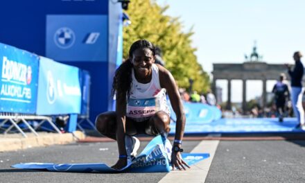 Kipchoge sigue ganando; Assefa revienta el récord femenino: 2h11m53s