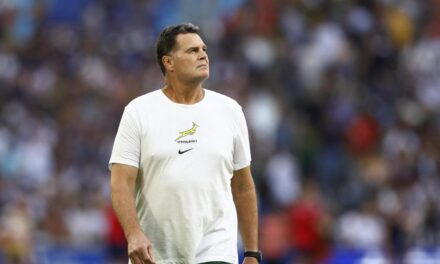 El entrenador Rassie Erasmus, de ‘beca’ en Sudáfrica