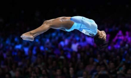 Simone Biles hace historia con un nuevo salto en el Mundial de Amberes