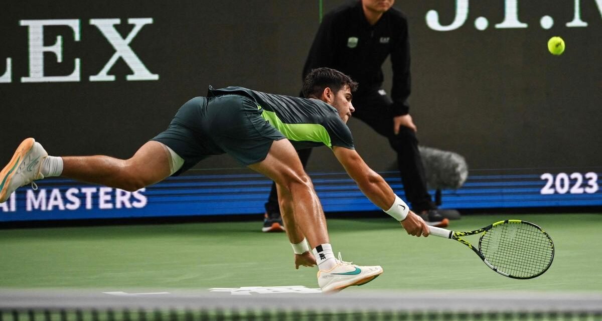 Alcaraz debuta en Shanghai con una cómoda victoria