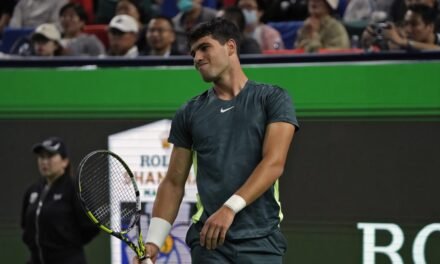 Alcaraz claudica ante Dimitrov en Shanghai