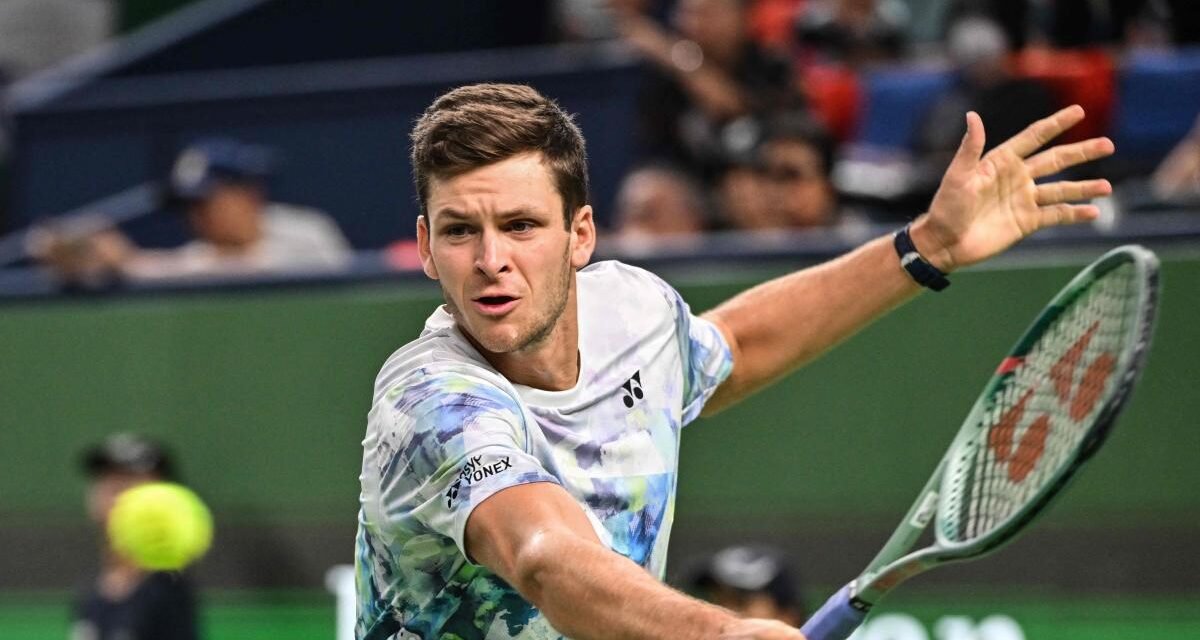 Hurkacz acaba con la resistencia de Rublev para ganar el Shanghái