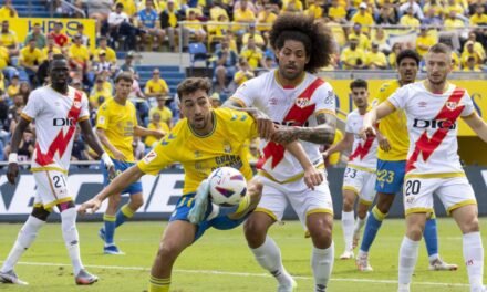 Un penalti en el añadido da al Rayo los tres puntos en Las Palmas