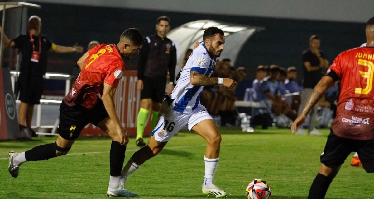 Un doblete de Salvi da una alegría al Espanyol en La Palma