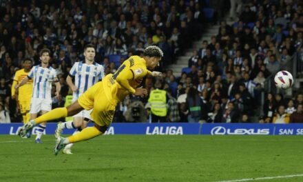 El milagro de Araújo rescata al Barça del vendaval de la Real