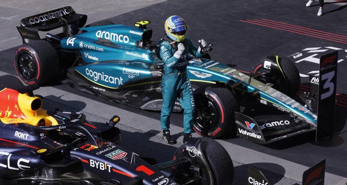 “¡Este tío es muy rápido!”, el lamento de Pérez ante la magia de Alonso en Interlagos