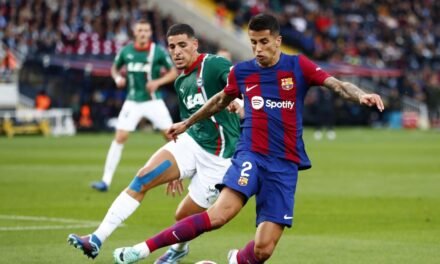 João Cancelo, baja en el entrenamiento por fiebre; y de Jong con permiso del club