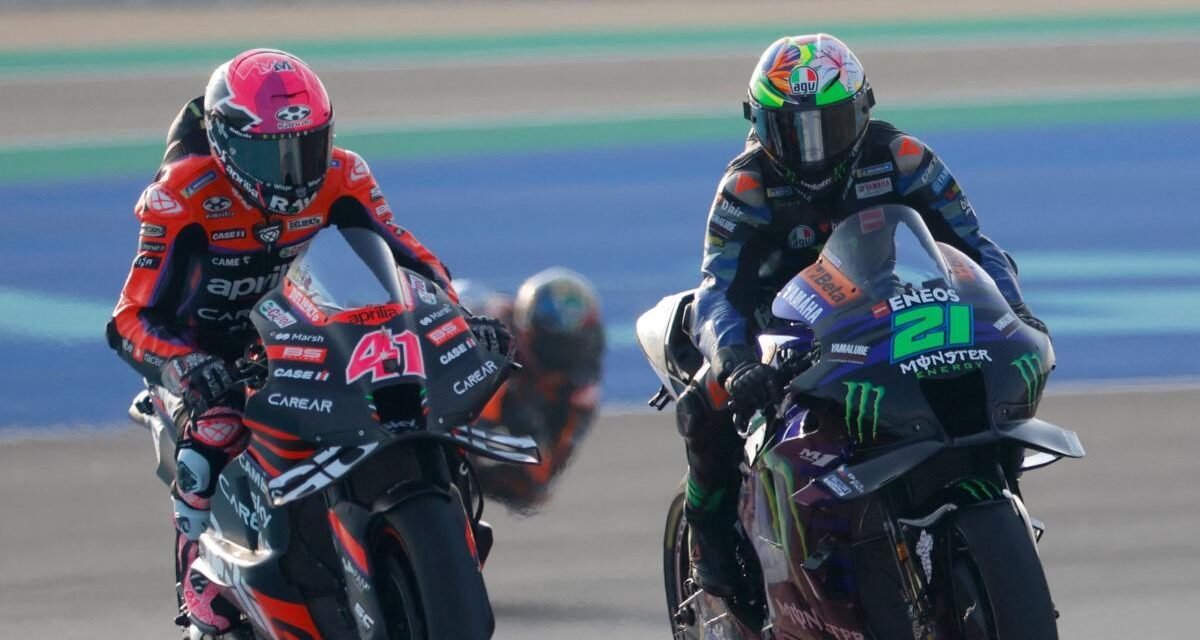 Aleix Espargaró pierde los papeles y asesta una colleja a Morbidelli