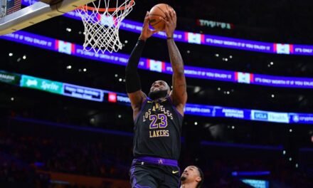 LeBron James hace un poco más profunda su huella en la historia de la NBA