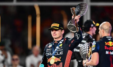 Fin de fiesta histórico para Verstappen, que supera a Vettel