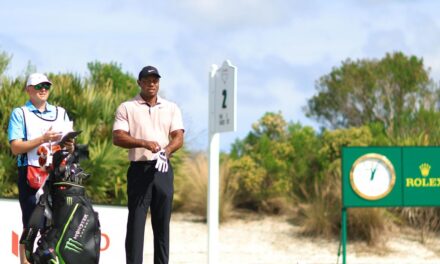 Tiger Woods, y el orbe del golf se paraliza