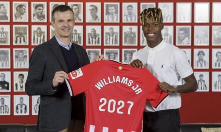 Nico Williams renueva con el Athletic Club hasta 2027