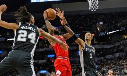 Wembanyama rompe los libros de historia de la NBA