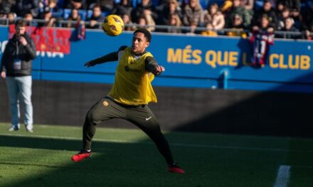 Entrenamiento festivo del Barça con Vitor Roque como atracción