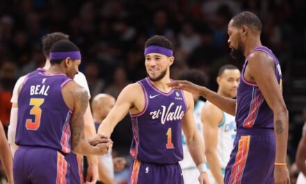 Los Suns presumen de ‘Big Three’ con el regreso de Beal frente a los Hornets