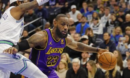 LeBron James estalla contra los árbitros: “¿Para qué diablos tenemos la repetición?”