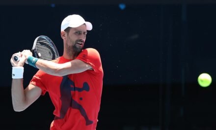 Djokovic le empieza a pesar estar lejos de su familia: “¿Vale la pena?”