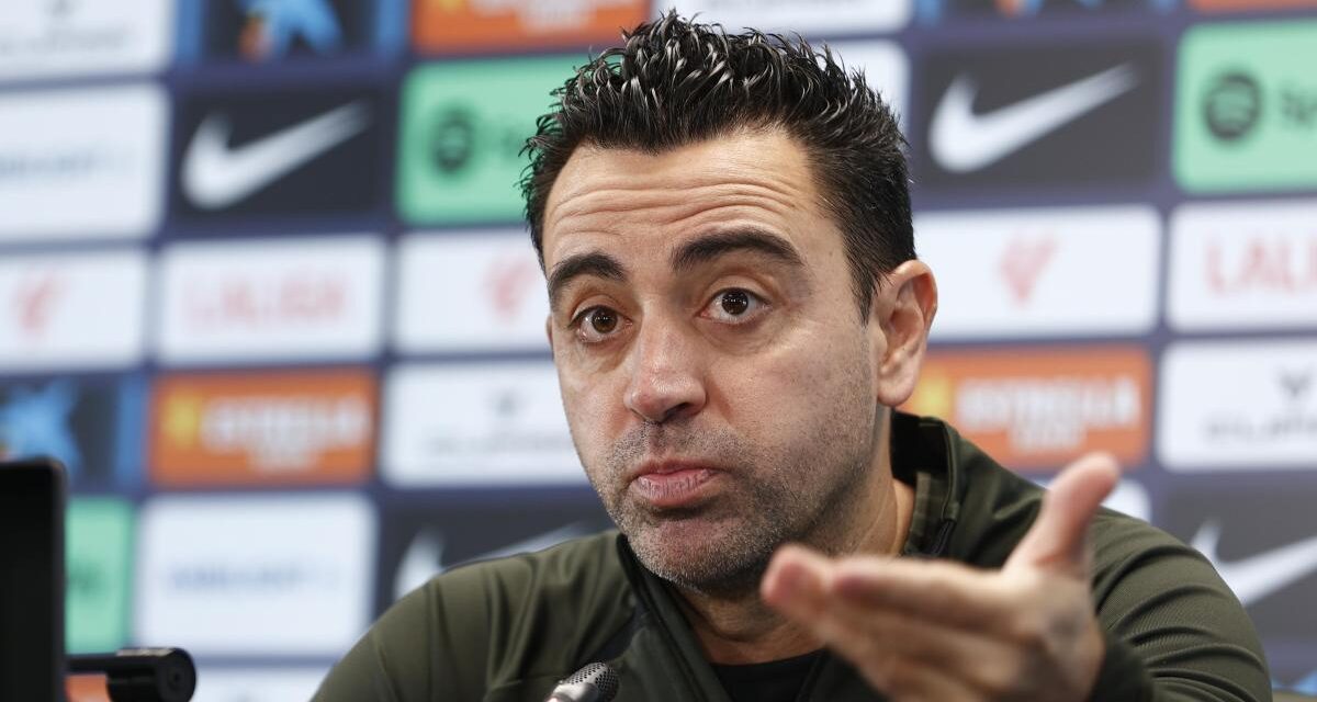 Xavi: “Creo en los árbitros, pero no me gustan las presiones que tienen”