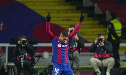 Vitor Roque rescata a un Barça tenebroso ante el Osasuna