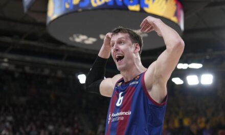 Jan Vesely renueva con el Barça hasta 2026