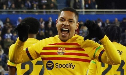Vitor Roque y Araújo, novedades en el once del Barça contra el Celta