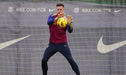 Ter Stegen e Iñigo Martínez recuperan la titularidad en el Barça