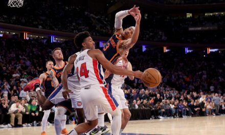 Un escándalo arbitral sacude el triunfo de los Knicks sobre los Pistons