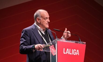 La Liga apoya a Martínez Munuera
