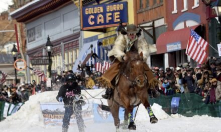 Así es el Skijöring, el deporte extremo que fusiona el rodeo con el esquí