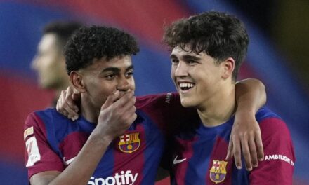 Lamine Yamal y Cubarsí forman la foto del año en el Barça