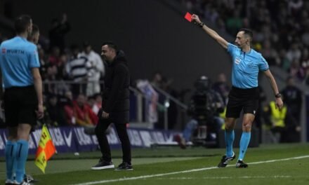 Xavi, expulsado ante el Atlético