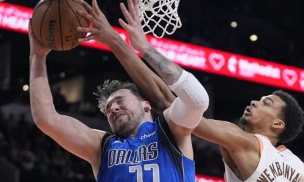 Los Mavericks ganan a pesar de la peor actuación de Doncic en su carrera NBA