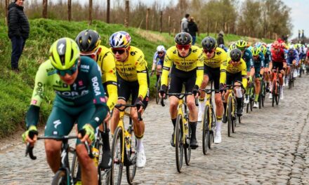 Van Aert abandona tras una violenta caída