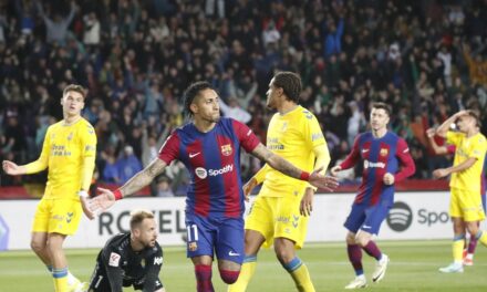 El Barça bate al Las Palmas y presiona al Madrid