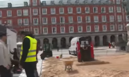 La Plaza Mayor acogerá una pista de tenis de tierra batida del 6 al 26 de abril