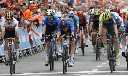 Mikel Landa, trasladado al hospital tras otra dura caída en la Itzulia