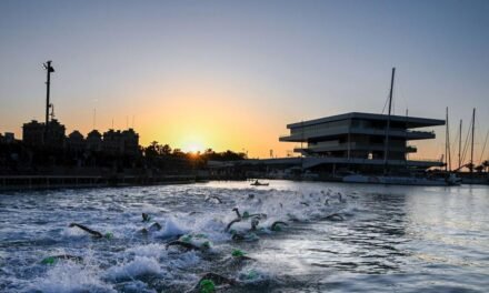 València celebra la primera edición de su Medio Ironman con 2.800 triatletas