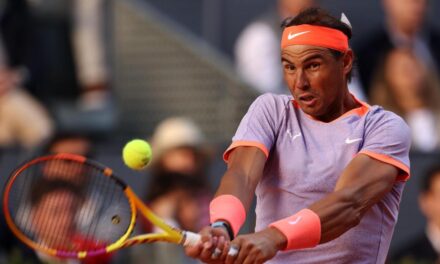 Nadal se pasea en Madrid ante un adolescente