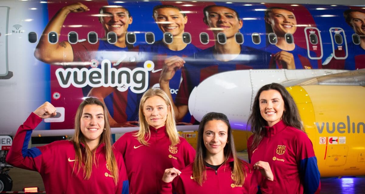 Vueling apuesta por el Barça Femenino y descubre el primer avión para ellas