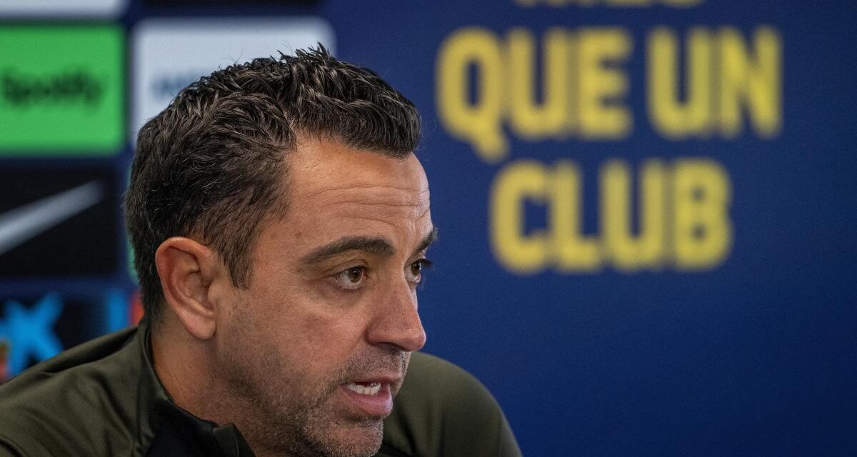 La gran misión de Xavi: Aislarse del entorno y exigir fichajes