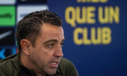 La gran misión de Xavi: Aislarse del entorno y exigir fichajes