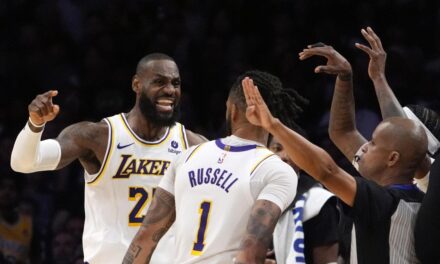 Los Lakers salvan el honor y Boston recupera el factor pista