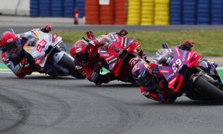 Martín se impone en un final de película a Marc Márquez (otra vez brutal, de 13.º a 2.º) y a Bagnaia