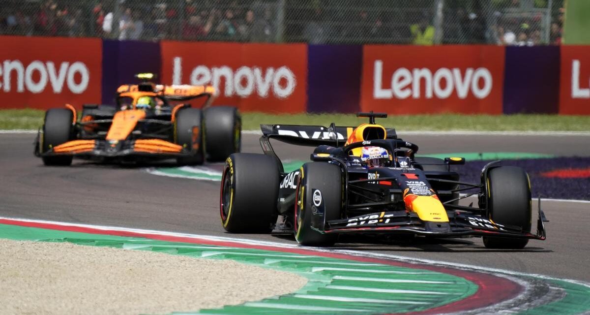 Verstappen sufre con Norris para vencer en Imola