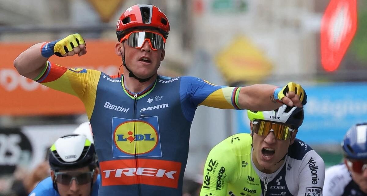 Mads Pedersen se lleva al esprint la primera etapa de la Dauphiné