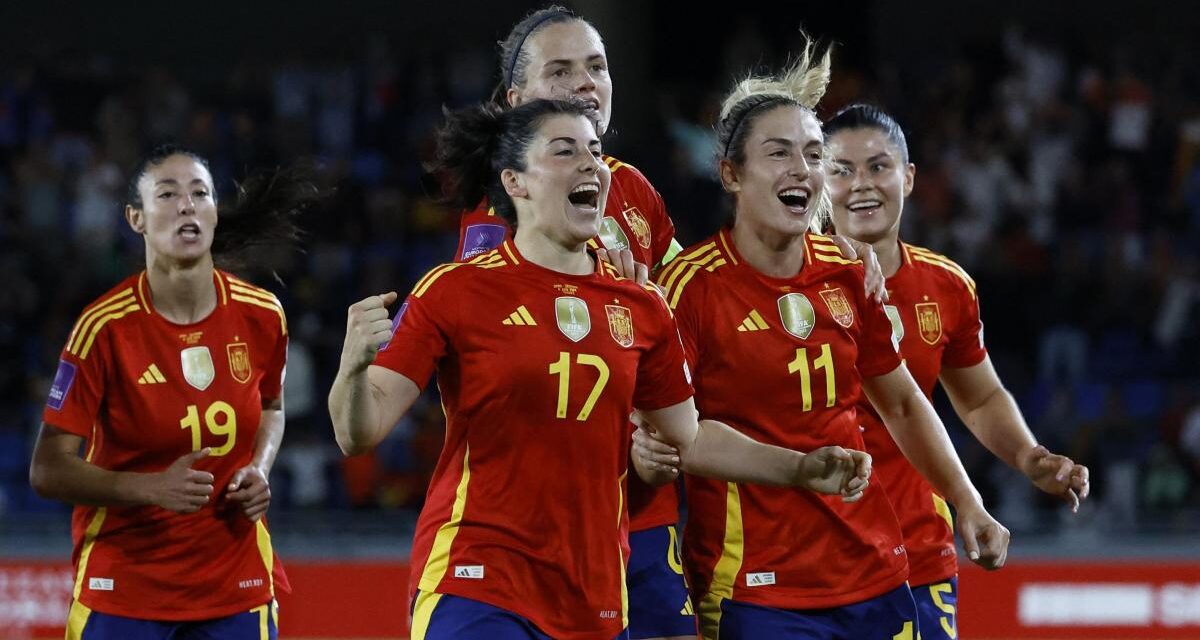 España resucita ante Dinamarca y sella su pase a la Eurocopa