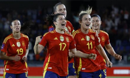 España resucita ante Dinamarca y sella su pase a la Eurocopa