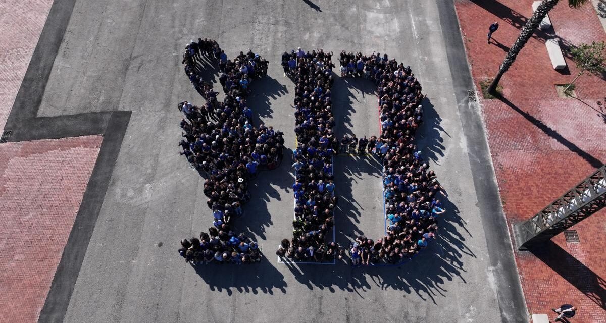 Más de 700 personas inmortalizan el logo de la Copa del América